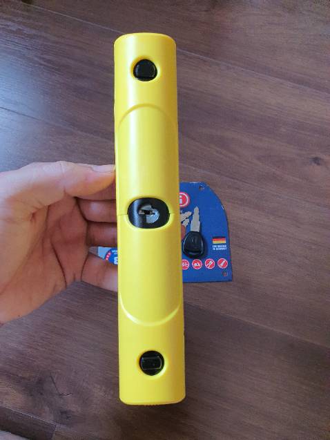 Khóa chắc chắn, cầm chắc tay. Hy vọng sẽ bền và bảo vệ được tài sản