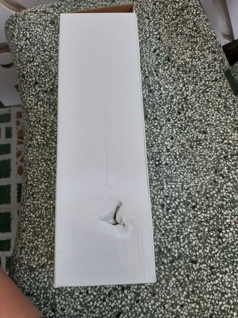 mua 2 cục(pac và C), tuy nhiên đóng gói đơn giản, chỉ bọc ny *** bên ngoài hộp của nhà sx, thay xong phải lọc bỏ tầm 10 lít nước mới dùng được vì có một số hạt lọc nhỏ kèm theo