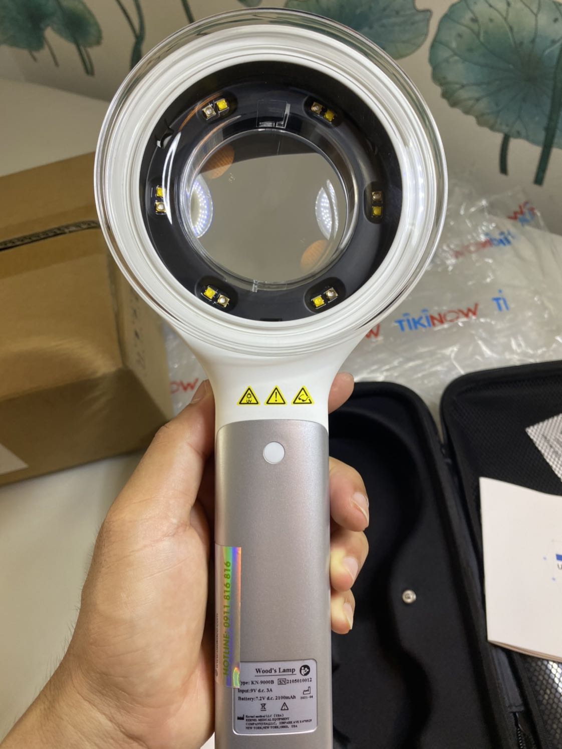 Công nhận tikinow Giao hàng quá nhanh.
Đóng gói cẩn thận, sản phẩm đẹp cầm chắc tay, thích nhất là cái hộp xách gọn nhẹ. Xuất xứ thương hiệu Mỹ có FDA mà giá lại rẻ. Nhà phân phối hướng dẫn sử dụng nhiệt tình dễ hiểu. Sẽ giới thiệu cho bạn và tiếp tục ủng hộ Shop. Trong thời gian sử dụng sẽ đánh giá uy tín bảo hành của shop.