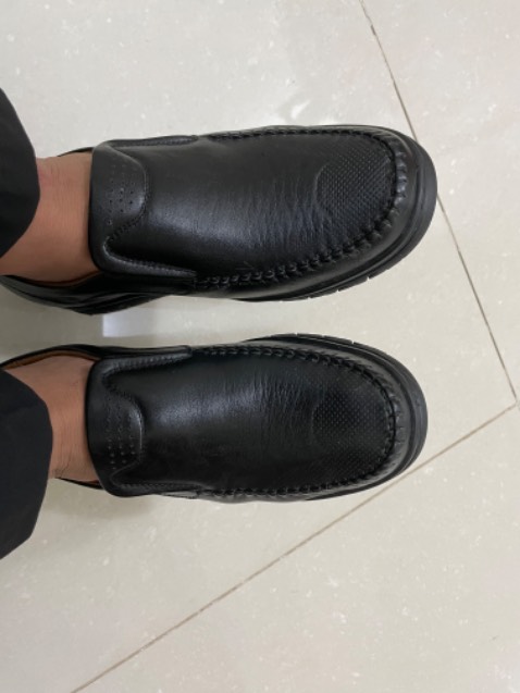 giày dáng ổn, đi ôm chân, êm, tăng chiều cao 5-6cm.