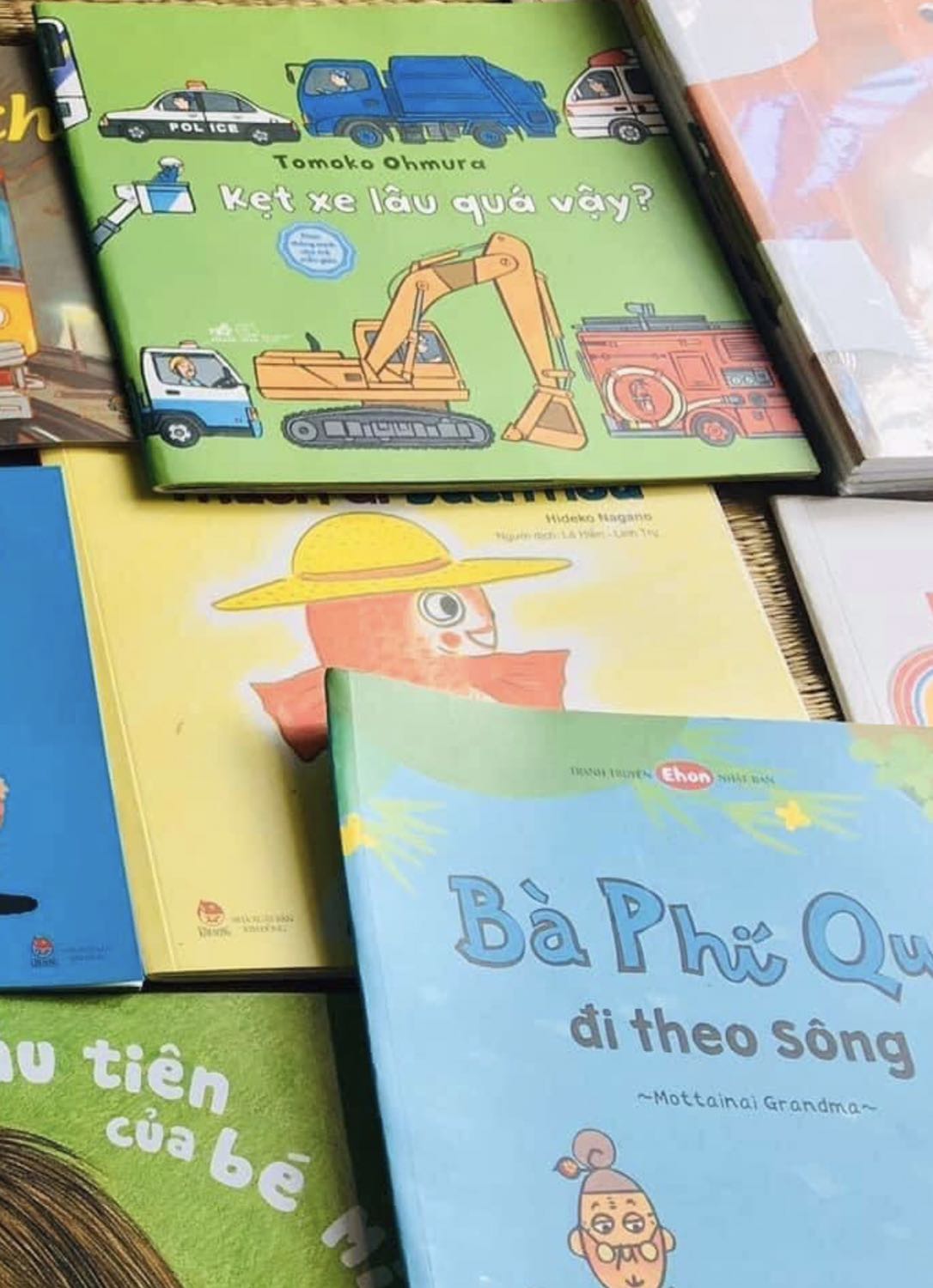 Bộ Ehon hay có ý nghĩa, các bé nhà mình rất thích thú. Sách minh họa đẹp, giấy dày dặn chắc chắn. Tiki ship hàng nhanh chóng, mua được khi flash sale giá rất rẻ nên ưng ý cực kỳ .