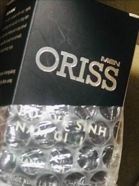 Chai xanh lá thì thơm nam tính chai gọn bỏ túi mang đi đây đó được. Hàng VN thiết kế ngày càng đỉnh. Mẫu mã trong lẫn ngoài sang như nước hoa hàng hiệu