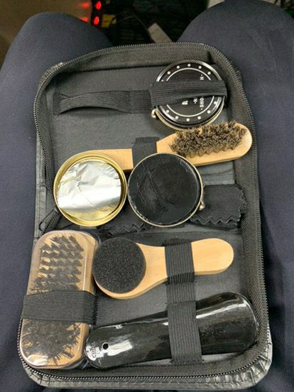 giao hàng nhanh, đóng hói đẹp, bộ xi đánh giày cũng lhas ổn. oke mn nhé giao hàng nhanh, đóng hói đẹp, bộ xi đánh giày cũng lhas ổn. oke mn nhé