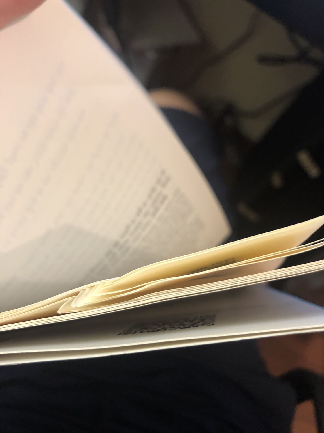 Giao hàng nhanh, nội dung khá ok nhưng hình thức sách thì quá dở!!!