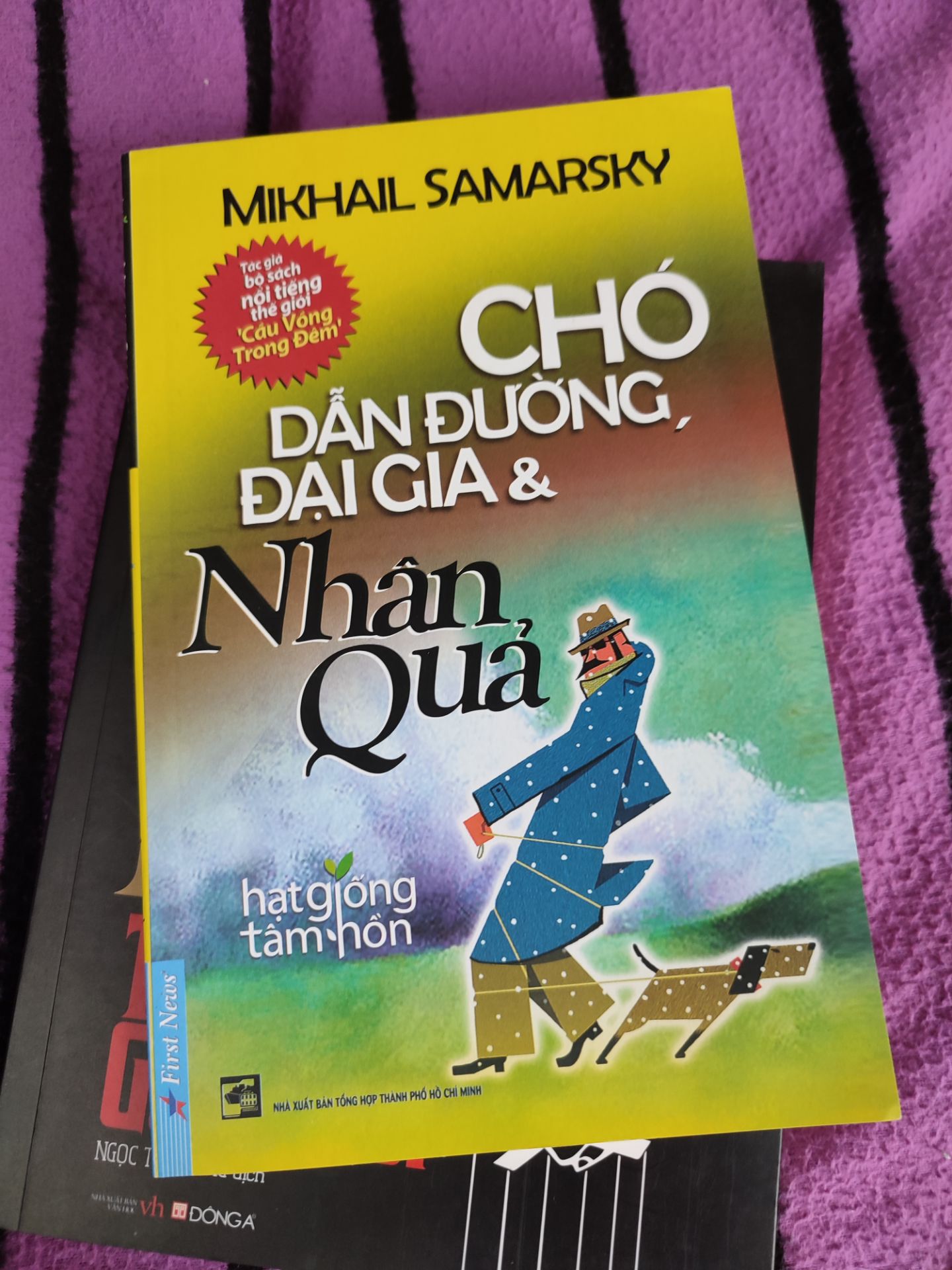 giấy có vẻ hơi cũ nhưng cũng chấp nhận được, 30k sale còn 22k