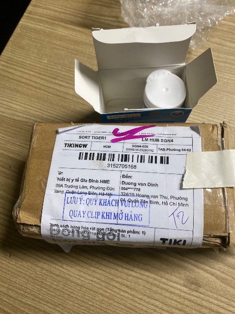 Cty giao thiêu hàng , dã thanh toan dù tiền , mua 50 thẻ mà giao chi co 25 thẻ