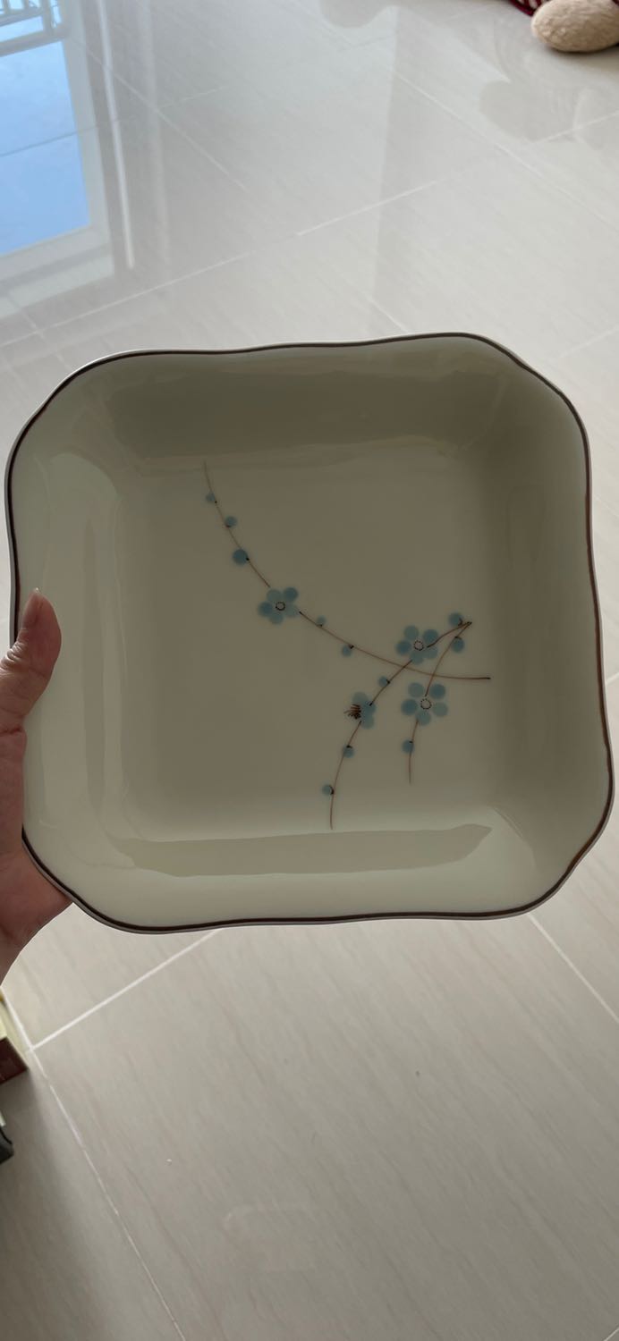 Sp đẹp, sang. Chất lượng ok
Đóng gói kỹ càng, 
Giao hàng đúng hẹn
Tuy nhiên sp hơi nặng,