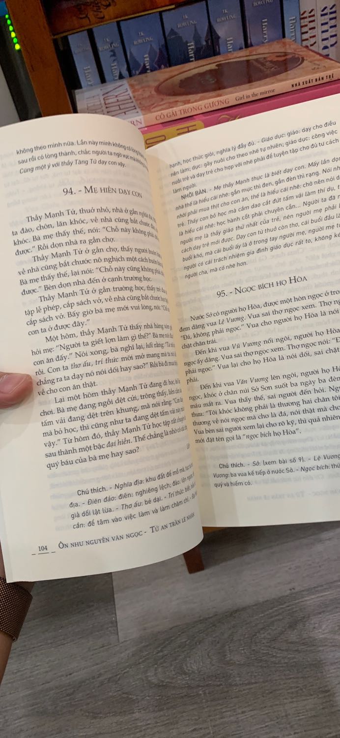 Nội dung sách hay, giống kiểu những điển tích xưa kể lại, bao hàm nhiều bài học và điều cho bạn suy ngẫm, có giá trị theo thời gian, mỗi người đọc mỗi cảm nhận khác nhau

Cám ơn tiki đã giao sách nhanh và đẹp