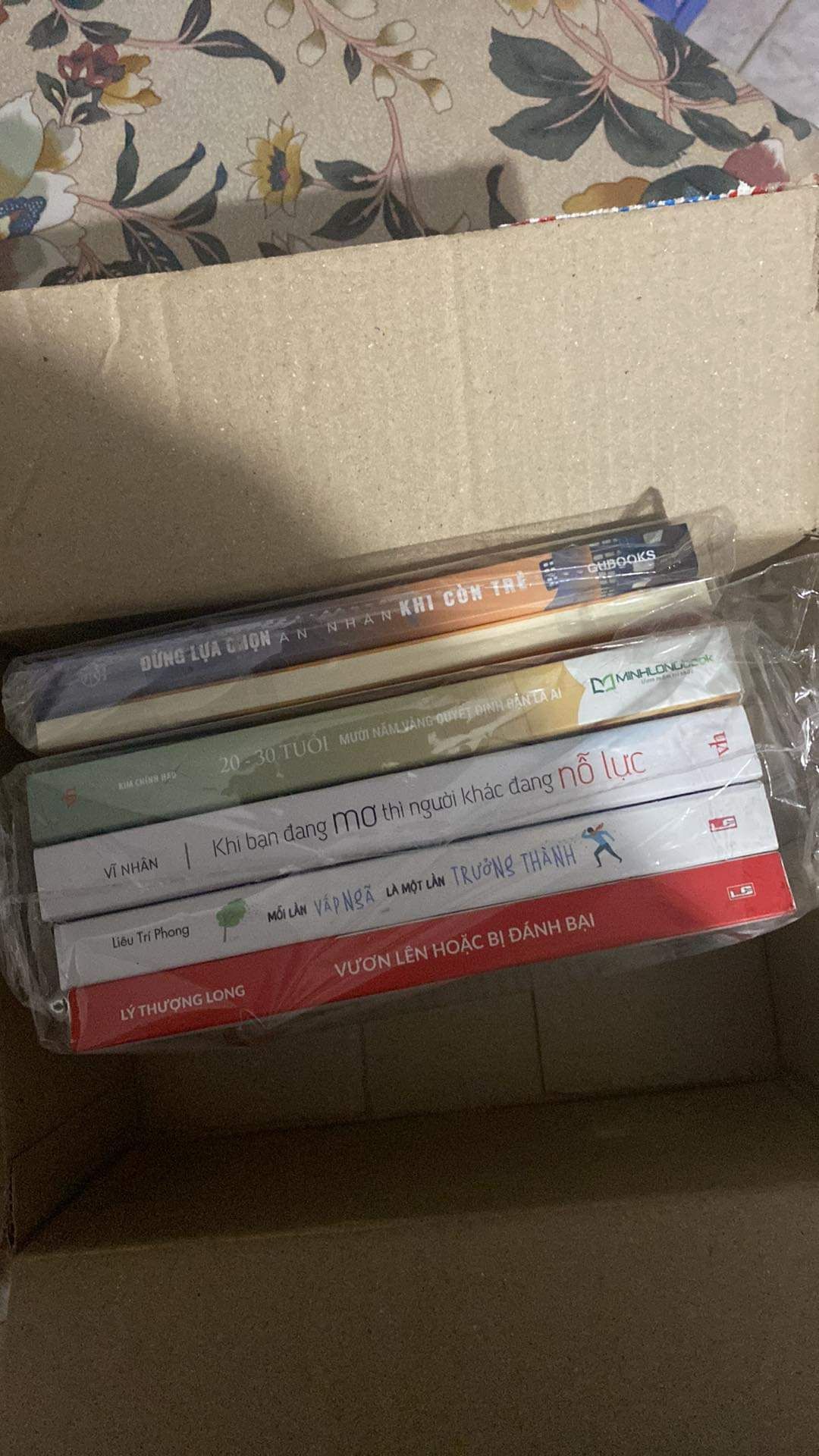 Sách giao nhanh, đóng gói cẩn thận. Nội dung mình thì cần đọc xong mới đánh giá đc