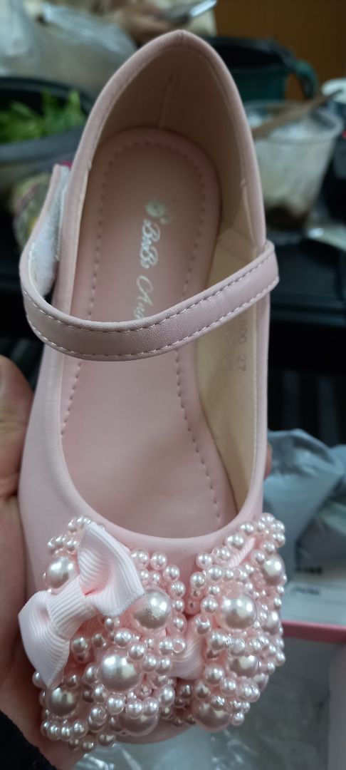 giày xinh y hình, đẹp, chất lượng giày tốt, nên mua nhé cả nhà, đóng gói cẩn thận