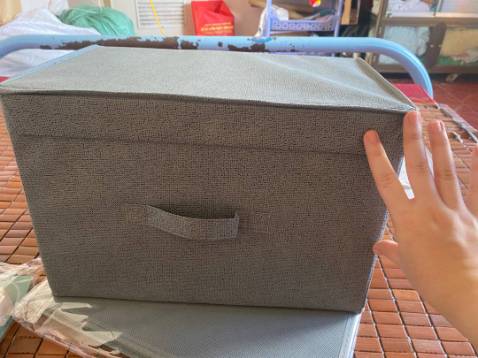 Sh đóng gói sản phẩm cẩn thận, giao đủ số lượng sản phẩm đã đặt, hộp đẹp đựng được nhiều đồ. Màu xám ghi nhìn sang, nhã nhặn. 
Mình mua thử rất ưng, sẽ mua thêm những màu kia để dùng thử thêm - màu kem mình thấy đẹp, tuy nhiên không giặt được thì mình nghĩ nên để đồ quần áo khô trong tủ quần áo để chứa, tránh để đồ ẩm hay ướt thì không tốt mấy. Cho shop 5 sao nha! sẽ còn mua tiếp