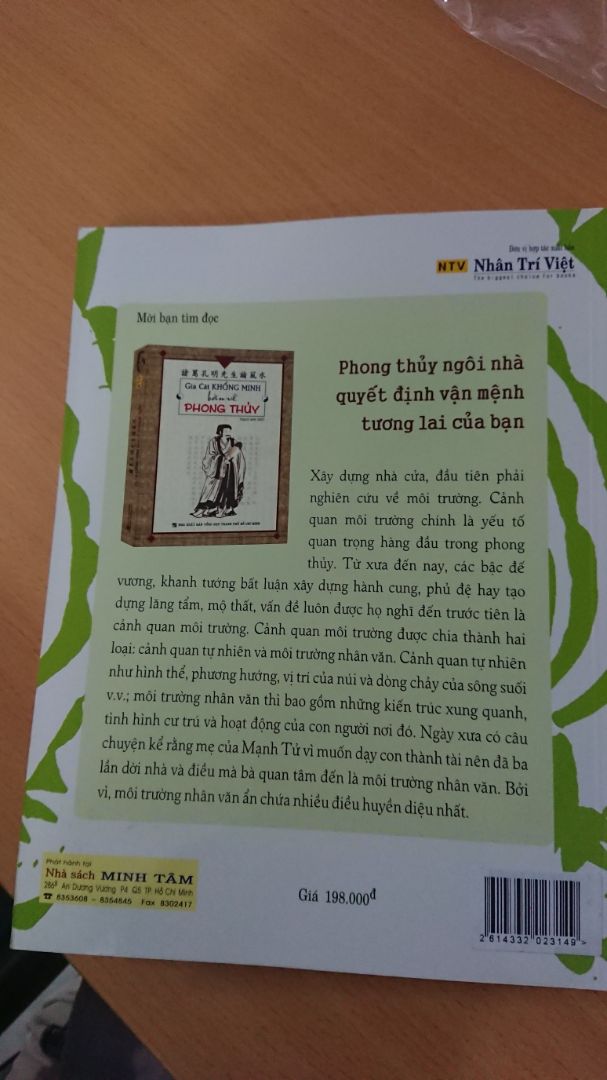 giao nhanh trong vòng 3 nốt nhạc. 
sách in sạch sẽ, giấy đẹp, bìa đẹp, nội dung sách có hình ảnh được in màu. giá tốt.