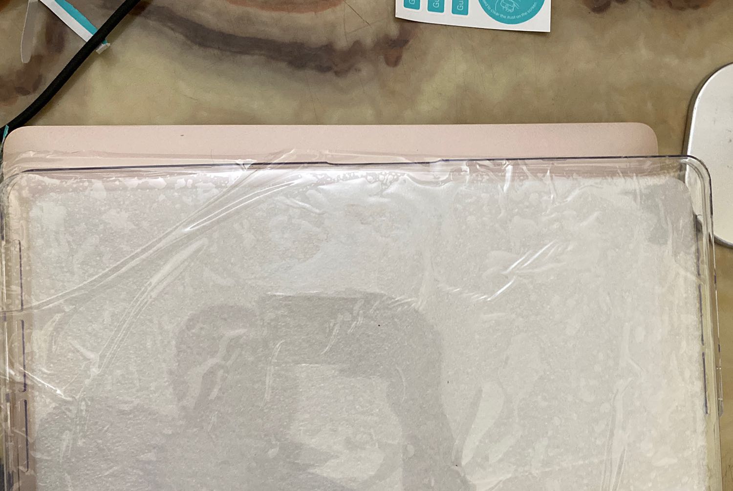 Mình mua cho macbook air 2020 nhưng lại gửi về vỏ cho macbook pro đời cũ????
Có thể trả hoặc đổi hàng được không?