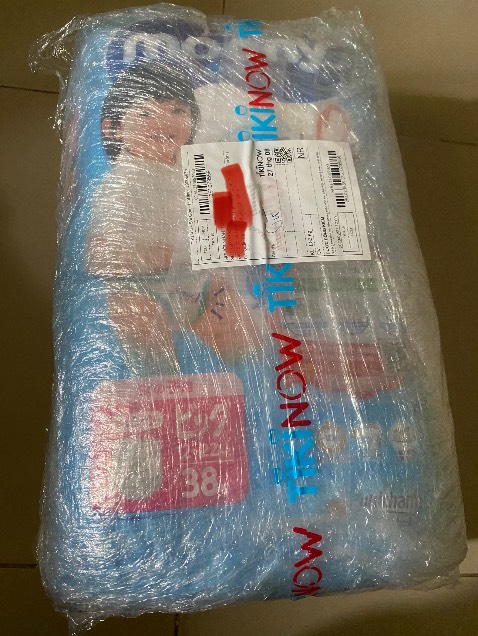 Tôi đặt tã quần bé trai mà đi giao tã quần bé gái. Yêu cầu hỗ trợ sản phẩm đổi lại liền thì bảo chờ 3-5 ngày. Vậy lúc lấy tiền của khách hàng Tiki có chờ ko? Mà cái đơn hàng ghi rõ ràng tã bé trai mà đi giao tã bé gái thiệt cạn lời.