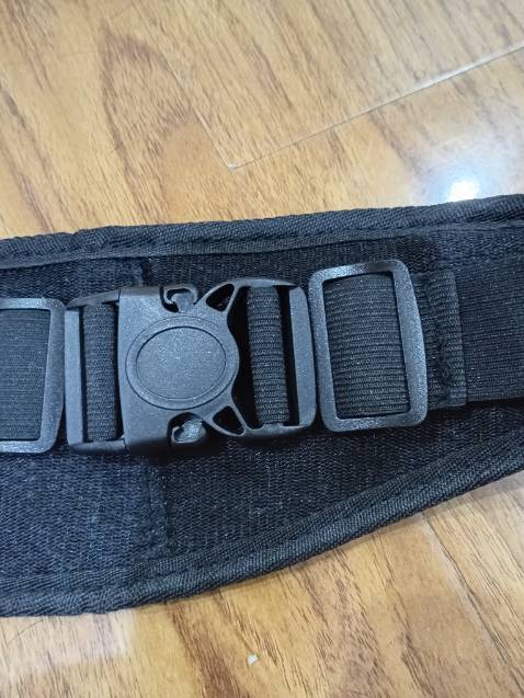 Nhân viên giao hàng nhiệt tình, đúng mẫu sản phẩm, đúng thời gian. Tuy nhiên chất lượng khá ổn chong tầm giá.