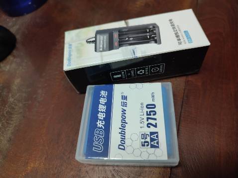 Sạc và pin rất ok. Uy tín hàng thật chính hãng. sẽ mua tiếp khi có nhu cầu