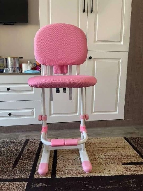 ghế mới được đóng trong thùng chưa lắp ráp . có giấy hướng dẫn nên việc giáp không quá khó khăn . ghế chác chắn . chỉnh được rất cao