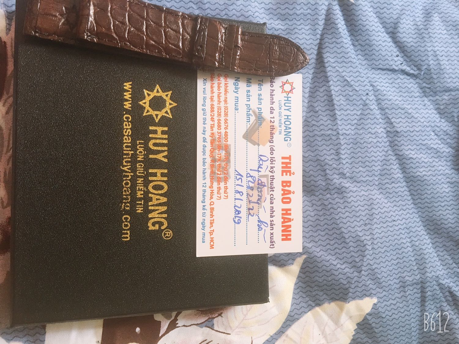 Giây rất đẹp đóng hộp kĩ càng giao hàng đúng size có thẻ bảo hành rất đáng túi tiền