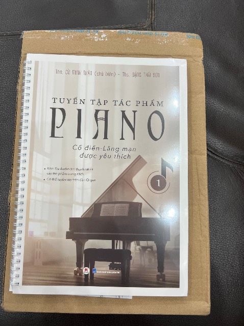 Đã nhận được hàng rồi shop nhé. Sách trang trí nhẹ nhàng và sinh động