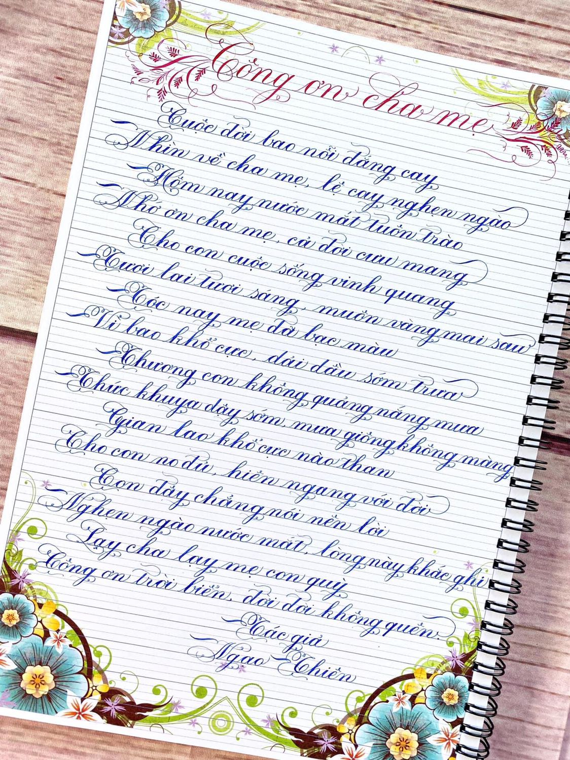 Trời ạ quyển sách nó bé xíu ah. Bó tay