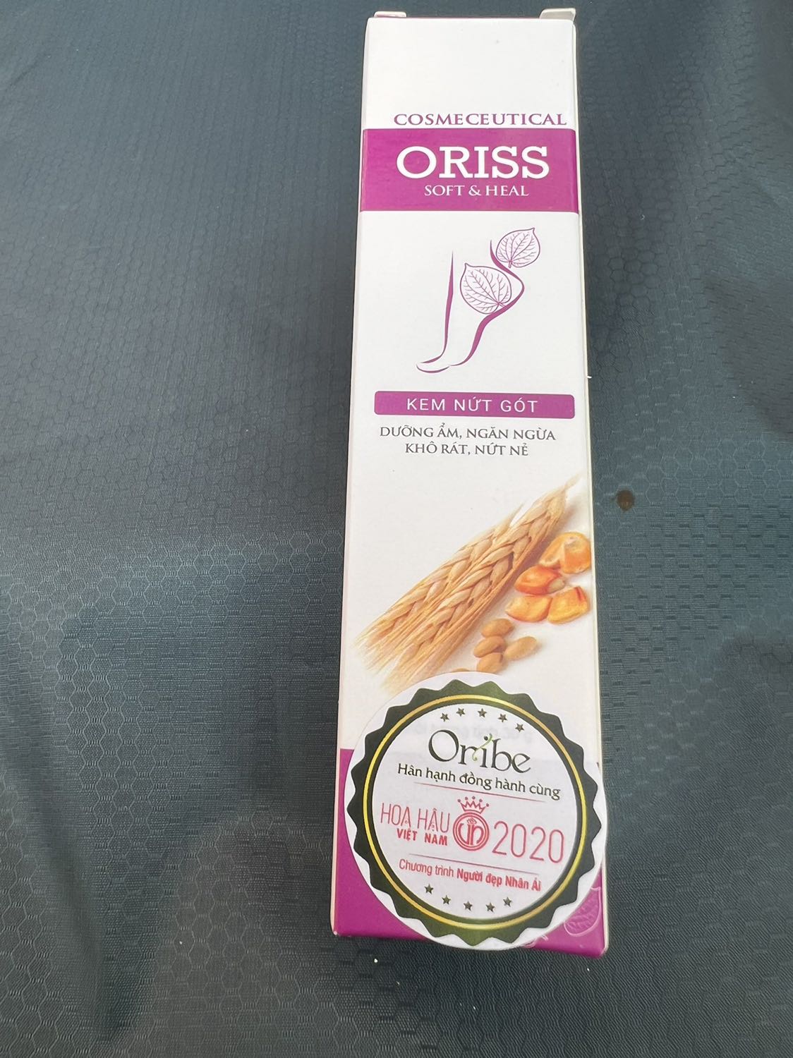 Thấy thành phần chủ yếu từ thiên nhiên là t chấm rồi, đỡ bị kích ứng và tác dụng phụ hơn là các thành phần hóa học, thấy shop chính hãng uy tín nên cho shop 5*