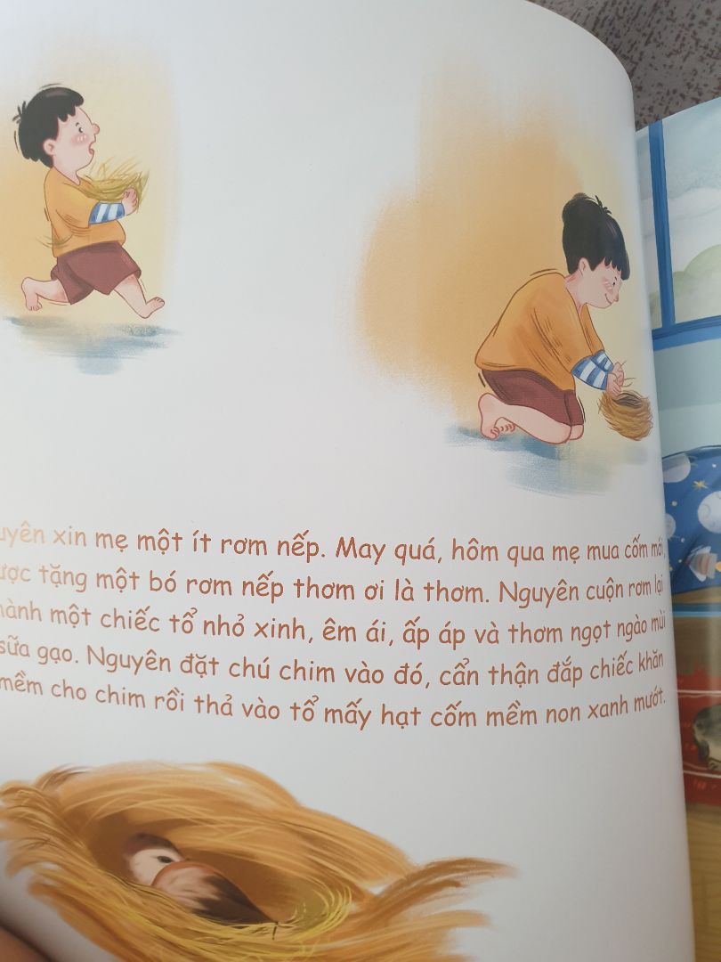 Sách đẹp nhưng có 1 lỗi chính tả "ấp áp"
