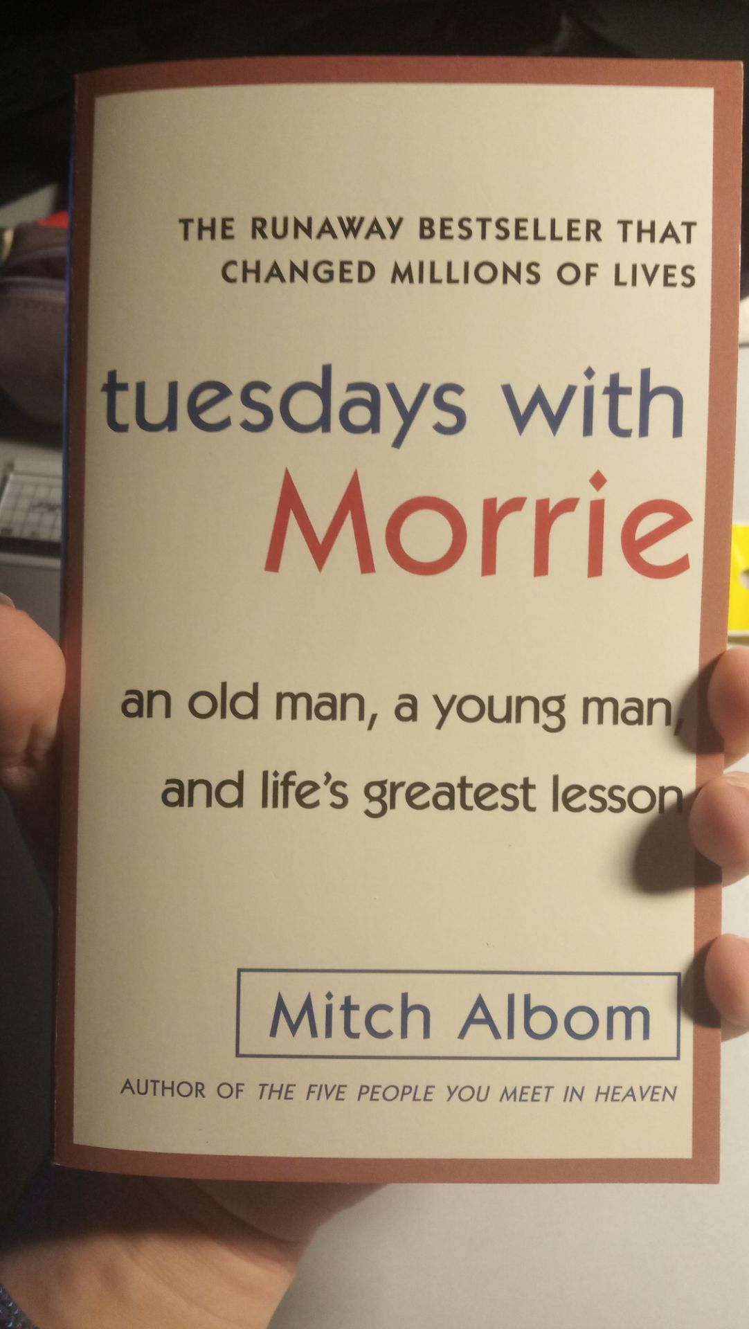 Ừm cuốn sách thì chúng ta k phải bàn về ndung r điểm cộng cho shop là đóng gói cẩn thận và kèm theo cả bưu tuy nhiên điểm trừ là chữ quá nhỏ hơn nữa sách in phần dán bìa và giấy đã bị bong( mình ms lấy hàng chiều nay). Đối vs mức giá như vậy mà chất lượng như trên nếu đc xem tại chỗ thật lòng mình sẽ k mua! Hi vọng shop có thể cải thiện những điều trên Ừm cuốn sách thì chúng ta k phải bàn về ndung r điểm cộng cho shop là đóng gói cẩn thận và kèm theo cả bưu tuy nhiên điểm trừ là chữ quá nhỏ hơn nữa sách in phần dán bìa và giấy đã bị bong( mình ms lấy hàng chiều nay). Đối vs mức giá như vậy mà chất lượng như trên nếu đc xem tại chỗ thật lòng mình sẽ k mua! Hi vọng shop có thể cải thiện những điều trên