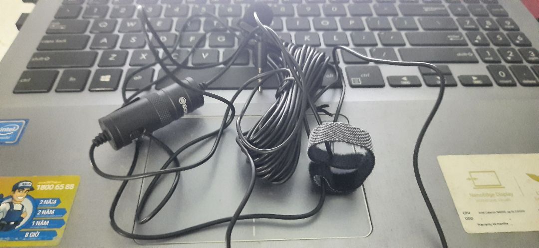 rất đẹp và giao hàng nhanh 
nói về thu âm thì khá là ok nhưng theo mình nghĩ thì míc này chỉ dành cho những bạn chuyên làm video về điển ảnh hoạc movies thì mới cần còn chuyên làm vlog thì theo mình là ko ok cho lắm vì có dây nên ko tiện