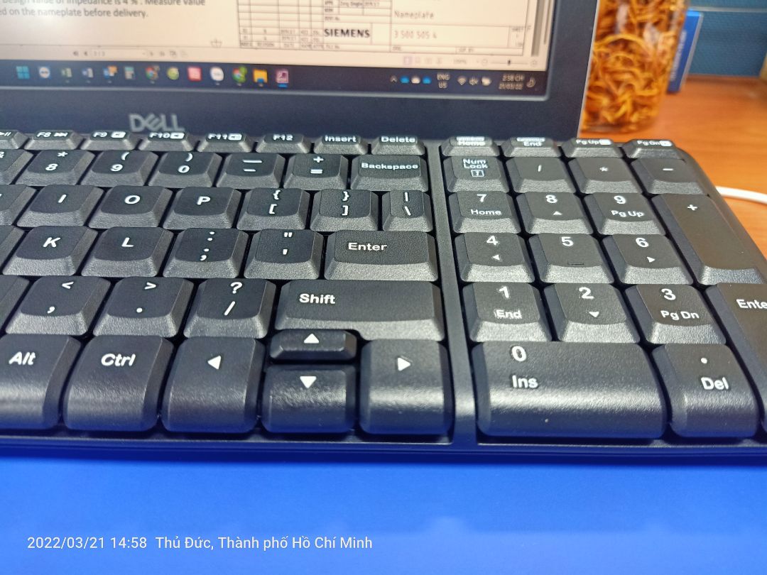 Đáng mua trong tầm giá
chuột nhạy, đằm tay, tiếng kêu to
bàn phím khá nhạy nhưng rơ, tiếng to
đã lưu ý không giao ngày thứ 7, chủ nhật mà cũng bị réo.