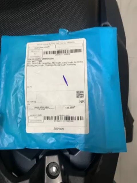 đặt 2 cái khăn, mà shop giao có 1 cái. tính tiền thì tính 2 cái. 
shop tào lao, tiki cũng cùng 1 bè