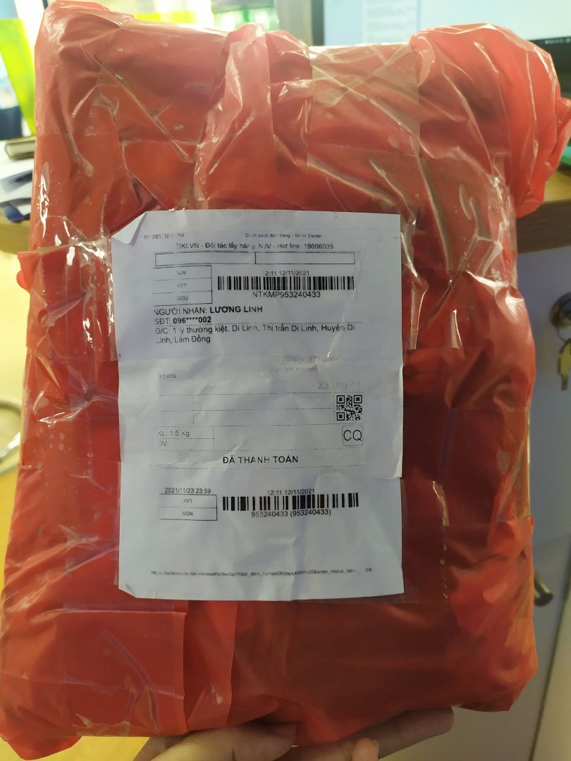 mn né shop này ra ra. 3 lần đều 3 lần thất bại ạ. lần 1 shop k giao mình bị hủy đơn. lần 2 đặt 4 bộ giao 2 áo bà già. lần 3 đặt 3 bộ cùng 1 mẫu giao 3 bộ kiểu hoàng toàn khác z mẫu mình chọn đã z cong giao k đúng size. shop làm ăn quá chán ạ . chat z shop thì shop cứ nhầm lẫn là đang ***. quá tam 3 bận nha shop.