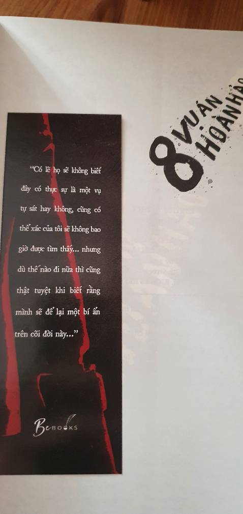 Sách dù không có bọc màng nhưng vẫn mới, không gặp vấn đề gì.
Sách khổ to, khá dày.
Có bookmark tặng kèm.
Giao hàng nhanh (mình ở HN).