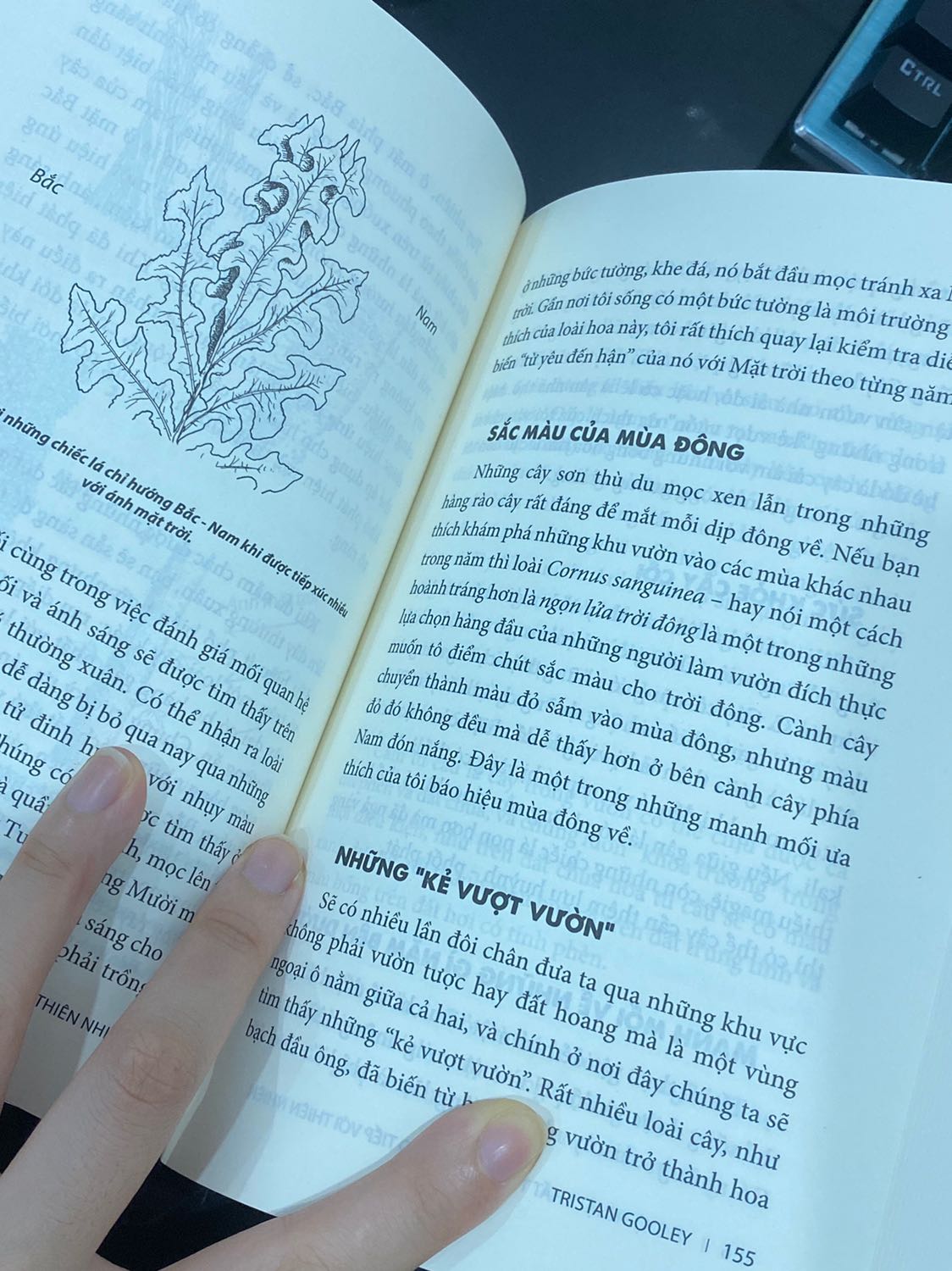 Sách rất hay nhé. Lĩnh vực tự nhiên học tưởng xa lạ và “không cần thiết” nhưng thực chất rất gần gũi và thiết thực. Thời đại ai cũng biết về kinh doanh, khởi nghiệp, mình chọn học một chút về tự nhiên, về việc đọc các dấu hiệu của thiên nhiên lại là một cái hay. Biết đâu còn giúp ích được cho bản thân lúc cần.