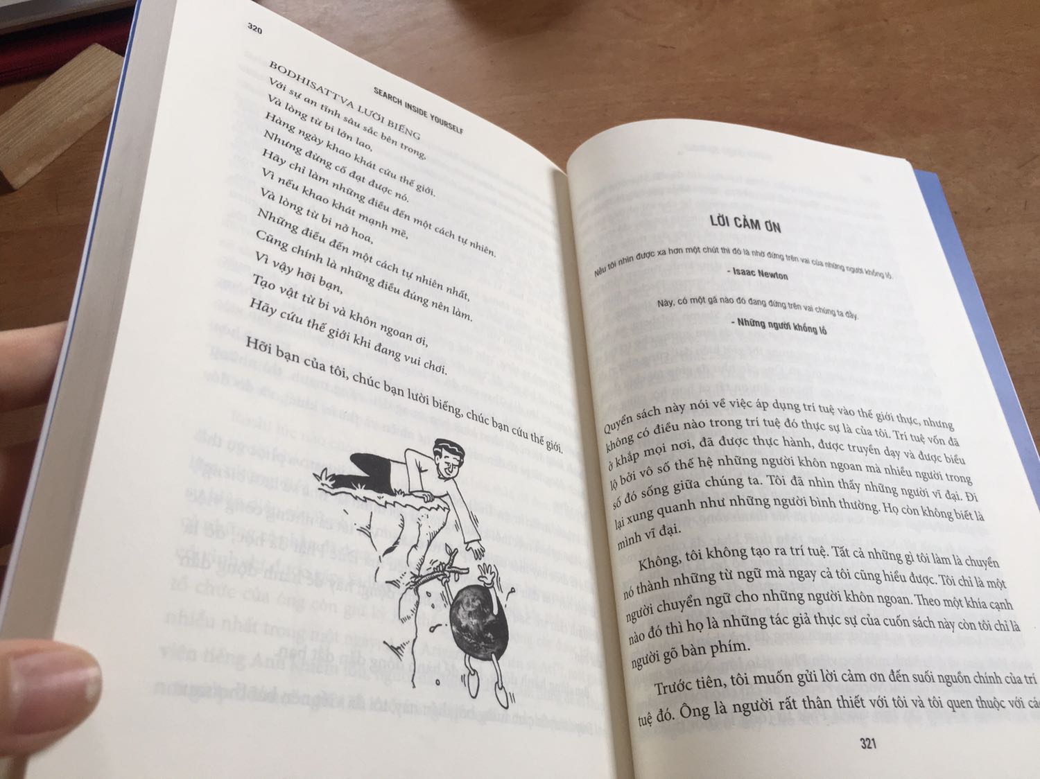 Một cuốn sách với nhiều hay ho và mới mẻ, cũng không kém phần hài hước nữa (tác giả đáng yêu quá trời). Mọi bước thực hành đều được viết cụ thể, dễ hiểu nữa, rất nhiều điều mình có thể ứng dụng ngay vào cuộc sống được. Cảm giác tâm nhẹ hơn m, bớt sân si hơn và vui hơn.
Và một điều mình rất ấn tượng ở cuốn sách này, đó là phần Lời cảm ơn, hình như là chưa bao giờ mình đọc được phần Lời cảm ơn nào thú vị như cuốn sách này (có vẻ như nguyên nhân đến từ một người bạn tốt vui vẻ -Meng). 
Cuốn sách cưng lắm, mà bìa trắng hơi dễ bám bẩn, phải chăm chút nâng niu để giữ nó trắng trẻo nuột nà... nhưng mà kết lại, cuốn sách vẫn rất chi là ổn áp, giấy mịn đẹp, nội dung chất lượng.