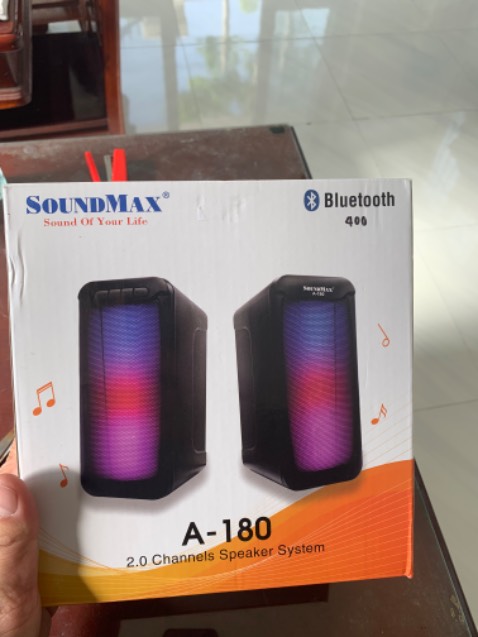 Đóng gói cẩn thận, giao hàng đúng thời gian, nhân viên giao hàng nhiệt tình, loa nghe cũng ổn so với tầm giá! Mọi người nên mua