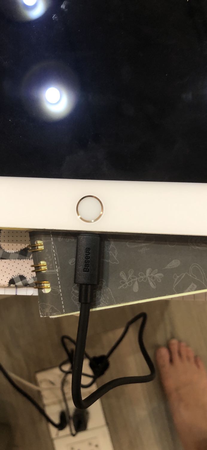 Giao hàng nhanh, đúng hàng như hình quảng cáo. Mới mua nên chưa đánh giá được độ bền. Cảm nhận ban đầu là chắc chắn. Để dùng thử rồi phản hồi tiếp