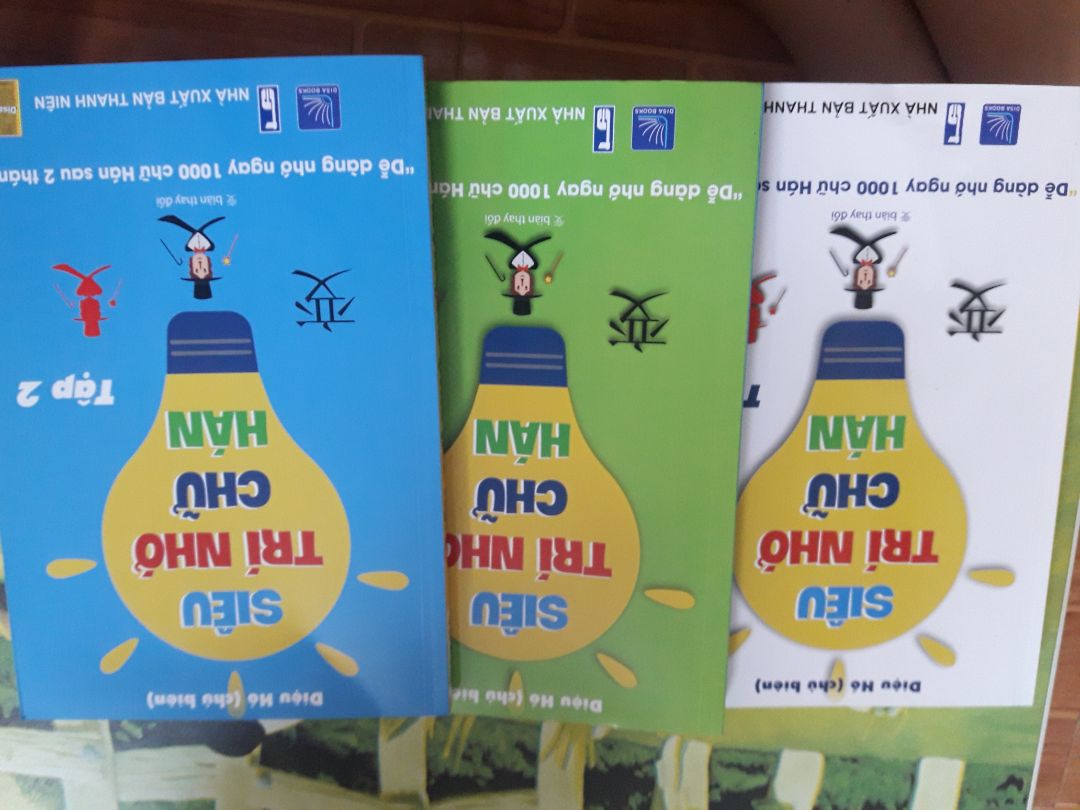 Tiki giao hàng siêu nhanh. Mình đặt sáng hôm trước hôm sau đã có sách luôn. Rất bất ngờ. Sách được đóng hộp cẩn thận. Chất lượng sách tốt, in màu, mới toanh. Rất hữu ích cho các bạn mới học như mình. Sẽ tiếp tục ủng hộ dịp khác nếu cần. Mình đặt của shop hoctiengtrung.