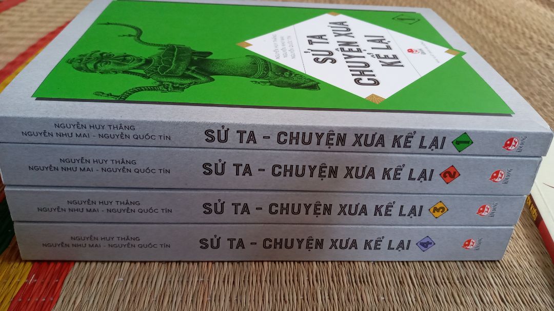 Sách vô cùng đẹp, tiki giao hàng rất nhanh, mới đặt tối qua là sáng hôm sau có hàng rồi. Lần đầu mua được hàng ko bị lỗi và chất lượng như vậy em vô cùng ưng ý.