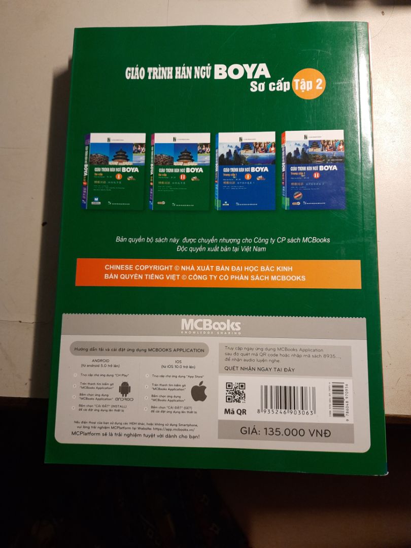 Tiki giao hàng nhanh, sách không bị quăn mép hay hỏng gáy. Bản mình mua là bản in năm 2019.
Mình chưa học thử nên chưa review được nội dung.