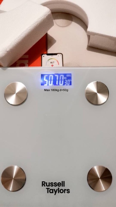 Ok xài được mấy ngày rồi, cân có kính cường lực mà nhẹ lắm, tải xuống ứng dụng quốc tế OKOK để xài, đo được nhiều thông số lắm, có tiếng Việt luôn quá good, Tiki dạo này giao hàng nhanh quá, mới đặt chiều hôm qua là hôm sau nhận được rồi