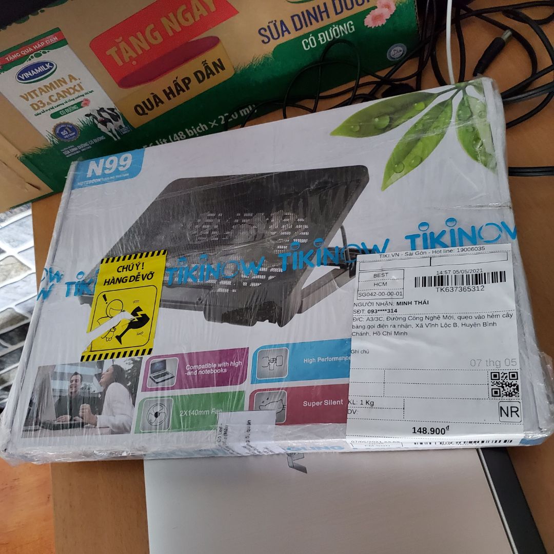 đống gói hoàn chỉnh...chỉ chất liệu thì kém tí hơi mỏng. giàn chân cũng mỏng sợ dễ vở..2 cánh  quặt chỉ bên trái chạy chậm hơn bên phải...ra giớ tạm ổn. ko xúc xắc...chận usb hơi lỏng lẻo...!!!