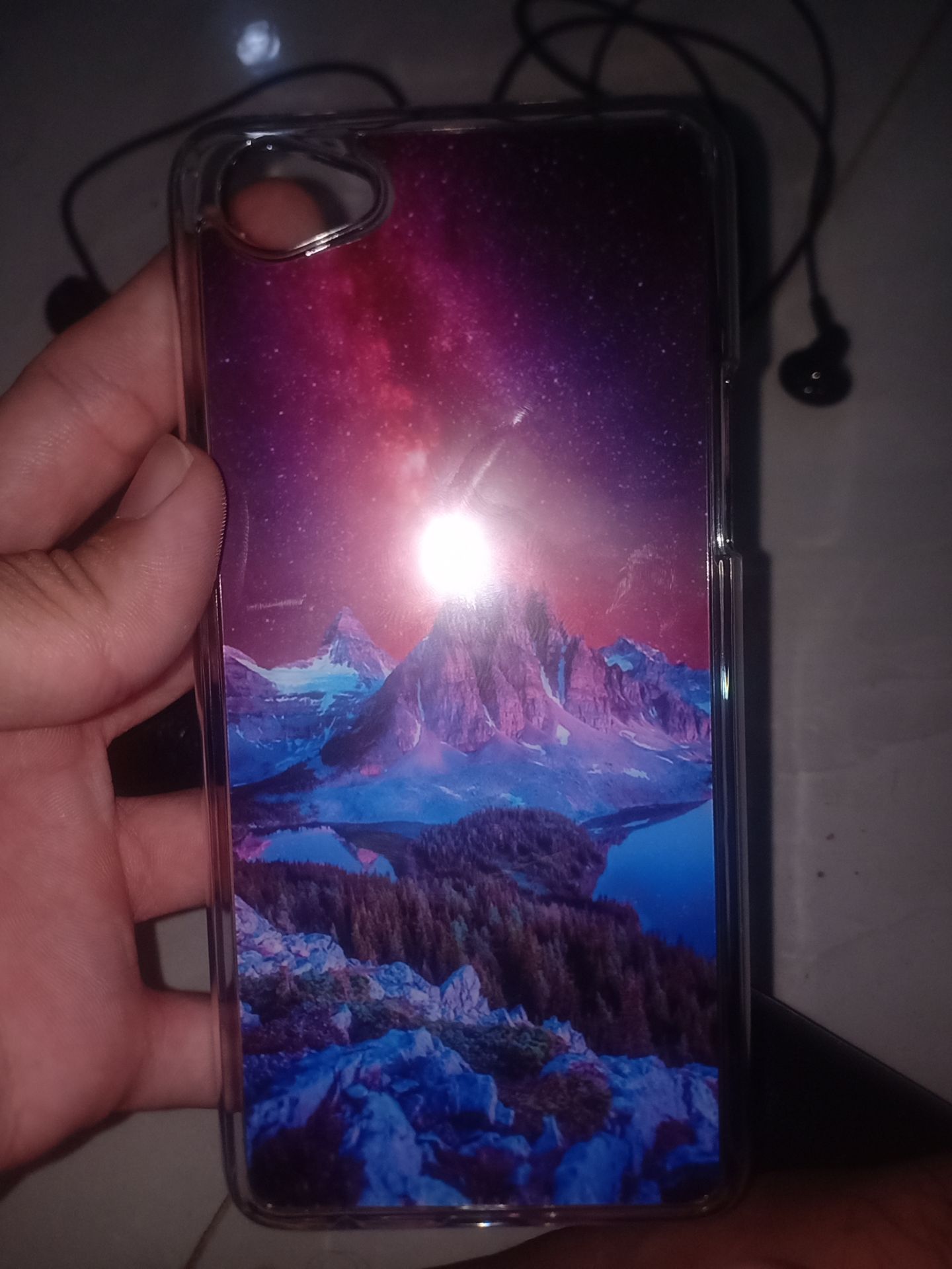 không có lỗ để quét vân tay