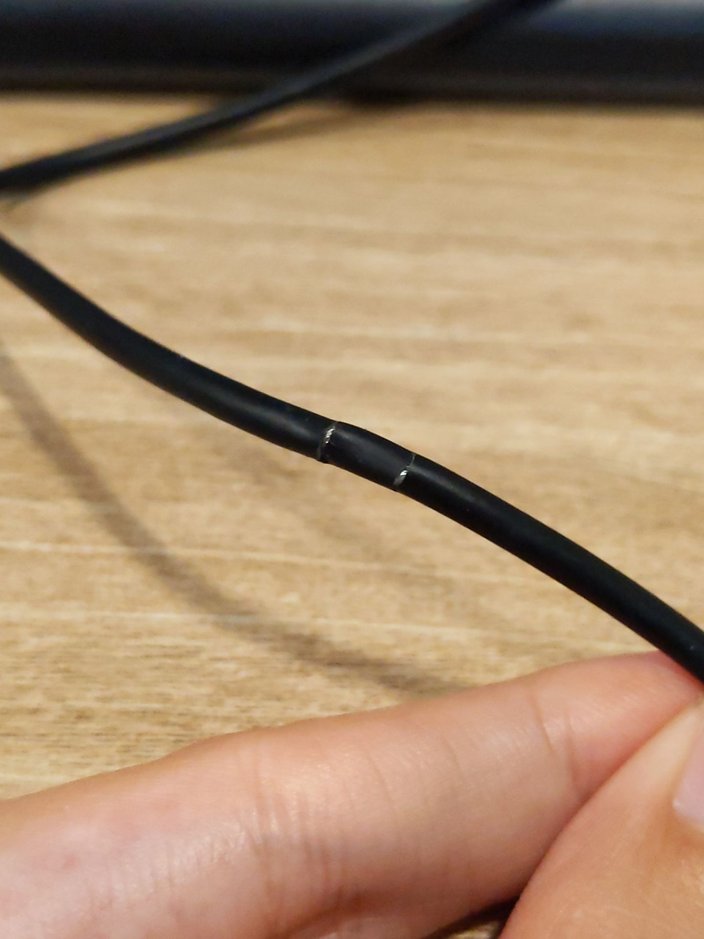 Mới nhận hàng dây đã đứt gãy nhiều chỗ