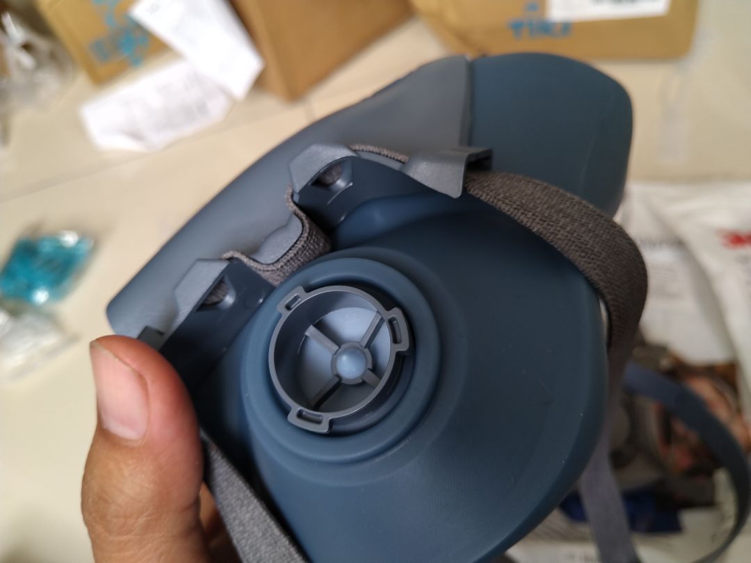 Mua lần 3. Kín, chất lượng, dễ thở. Yên tâm trong mùa Covid-19. Loại 7501 vừa cỡ mặt ng Việt hơn.