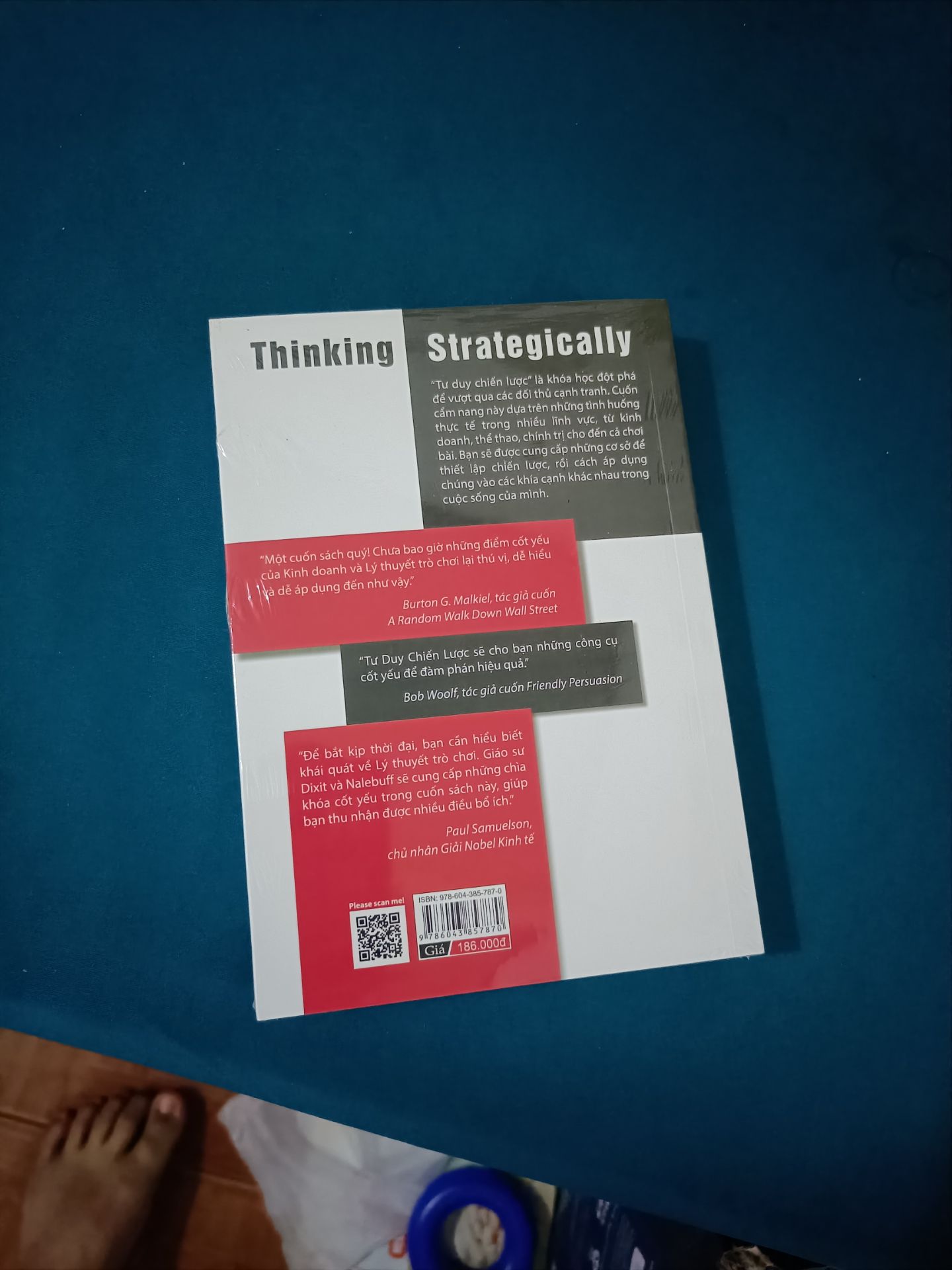 Sách sạch, chữ đẹp, bọc kỹ, giao nhanh, mùi thơm, hơn 500 trang, nội dung thì chưa biết.