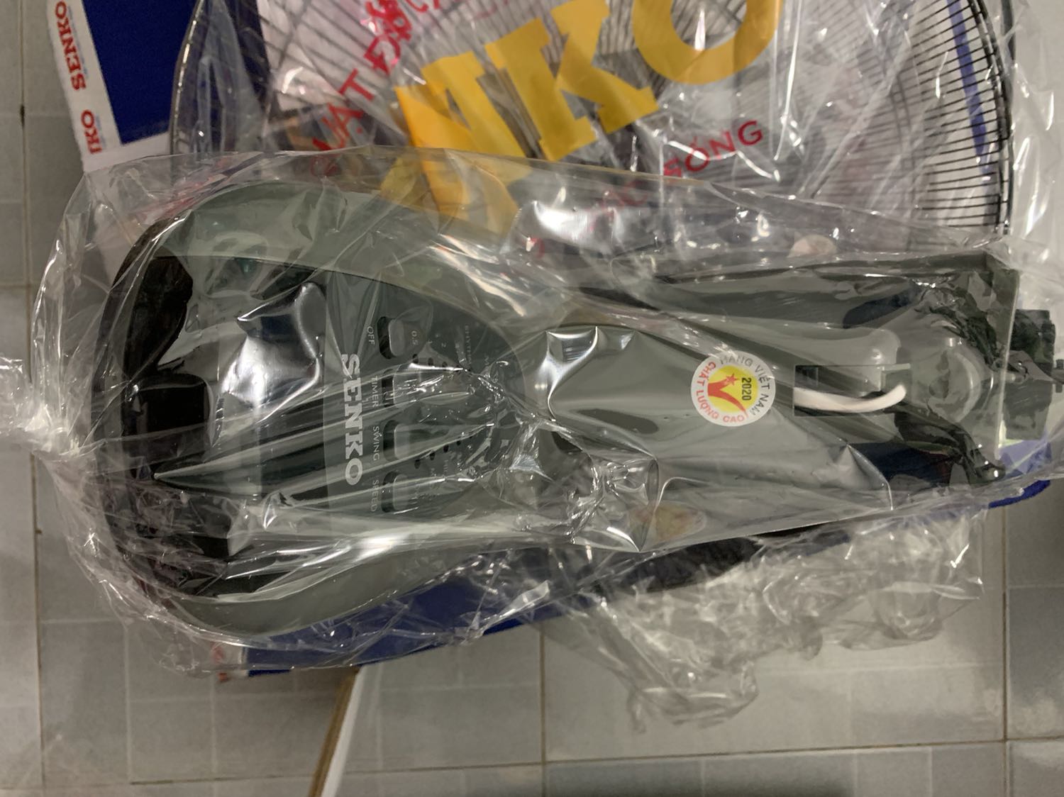 Quạt đúng chất lượng, chỉ là mỗi tội giao hàng có trễ hơn dự kiến đến 5 ngày, quạt chạy êm không ồn mấy. Mới đầu thì ok để dùng thêm thời gian nữa xem sao Quạt đúng chất lượng, chỉ là mỗi tội giao hàng có trễ hơn dự kiến đến 5 ngày, quạt chạy êm không ồn mấy. Mới đầu thì ok để dùng thêm thời gian nữa xem sao