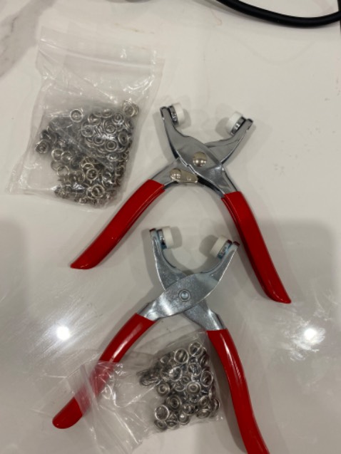 Cùng mua 2 sản phẩm mà chất khác nhau . Một loại tốt giống như miêu tả dạy 100 cúc và chất liệu hình dáng kìm. 1 cái dại và ít cúc. Yêu cầu shop gửi đúng mẫu đặt mua Cùng mua 2 sản phẩm mà chất khác nhau . Một loại tốt giống như miêu tả dạy 100 cúc và chất liệu hình dáng kìm. 1 cái dại và ít cúc. Yêu cầu shop gửi đúng mẫu đặt mua