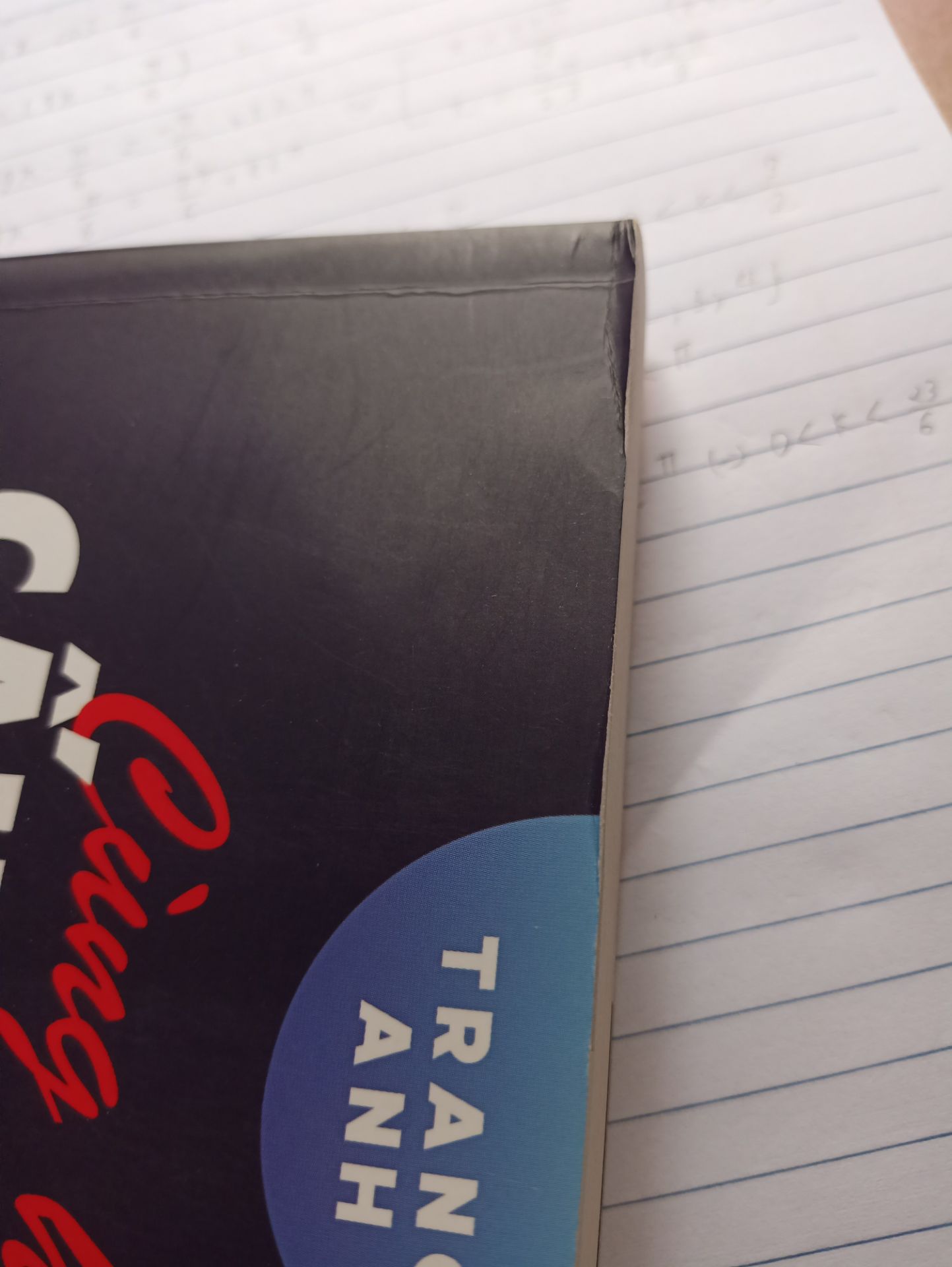 Sách đẹp nhưng mà giao lâu phải 2 tháng sau khi đặt mình mới nhận được và sách còn bị quăn nữa, hộp méo mó còn bị rách nữa , mình rất thất vọng về tiki. Về nội dung sách thì khá ít bài tập để vận dụng