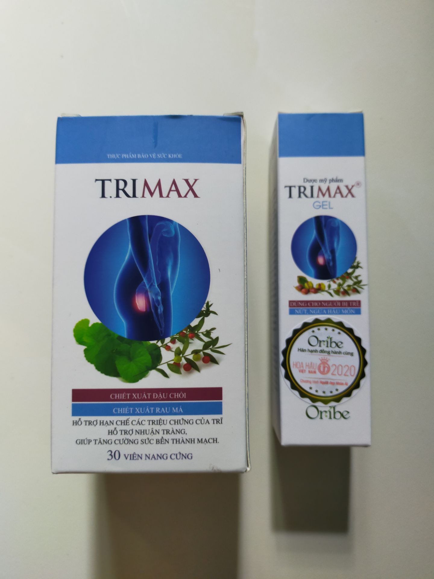 Shop đóng gói kỹ càng. Giao đầy đủ sản phẩm. Hỗ trợ tư vấn cho mình khá tốt. Sau 1 tuần dùng sản phẩm uống thì mình chưa thấy hiệu quả rõ rệt chắc phải dùng thêm, và phần nắp lọ thuốc khá lỏng. Còn kem bôi thì thơm, mát và trơn mượt nha. Kem bôi khá ok. Giao hàng khá nhanh.