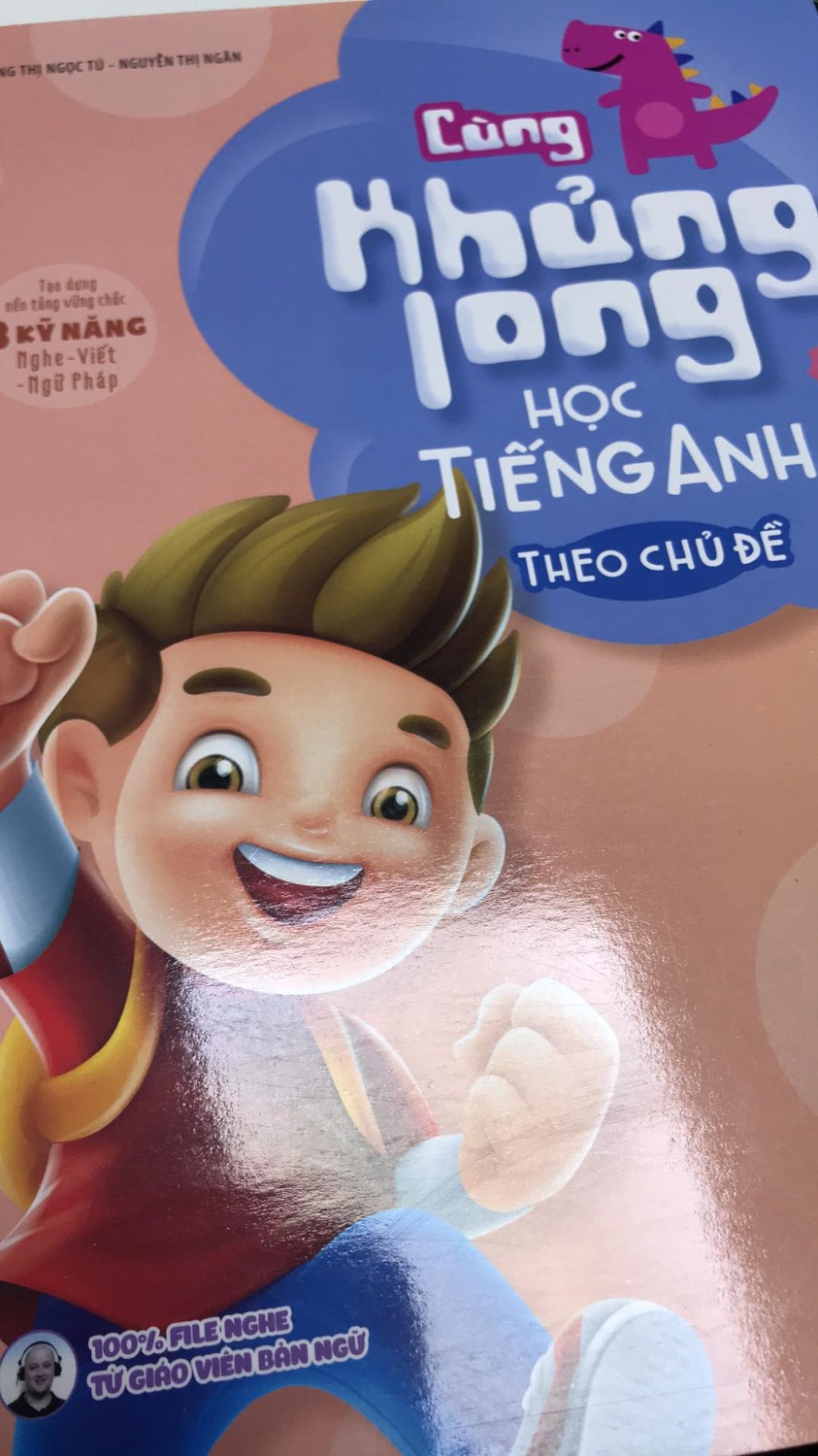 đây là cuốn thứ 3 mình mua bên Megabook rồi, thực sự tuyệt vời, bé nhà mình đã học xong cuốn 1,2 và đang học cuốn 3. Sách thì rất hay, hình ảnh gần gũi với các con, với lại có file nghe nên mình cũng dễ dàng trong việc hướng dẫn con học. Thanks megabook nhiều nhé!